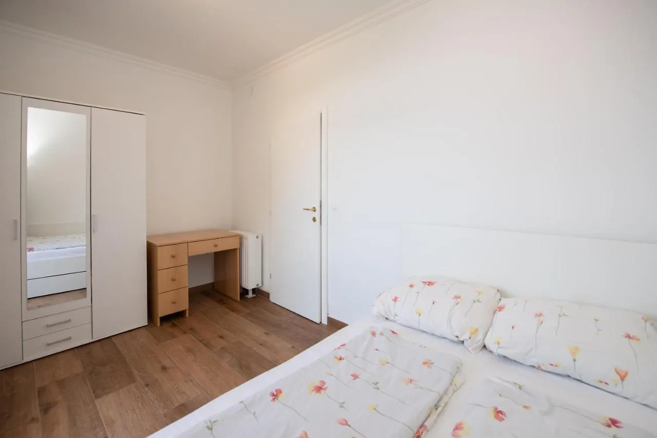 Villa Anna Ika 0*,