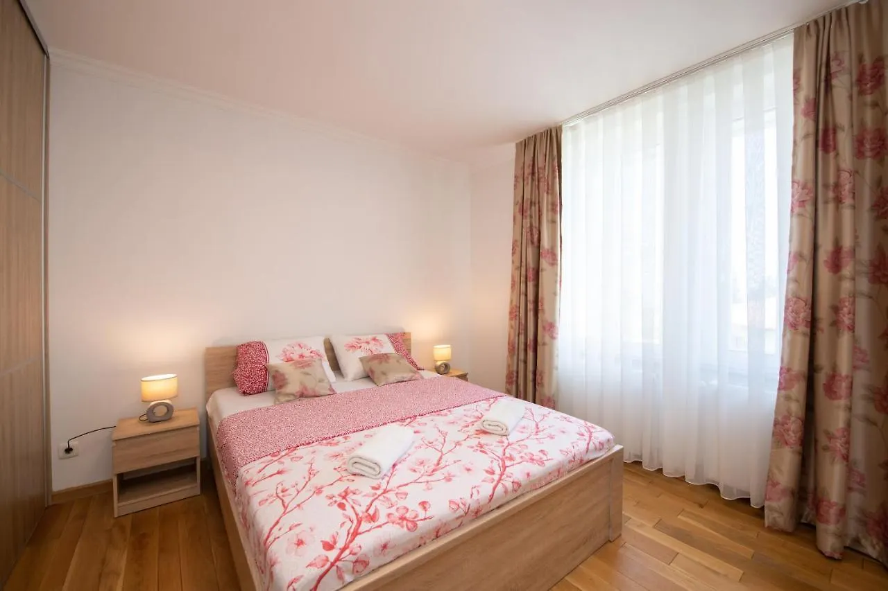 Villa Anna Ika 0*,