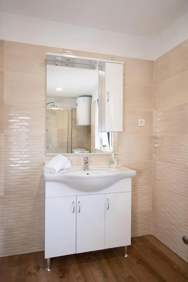 Villa Anna Ika 0*,  Croatia